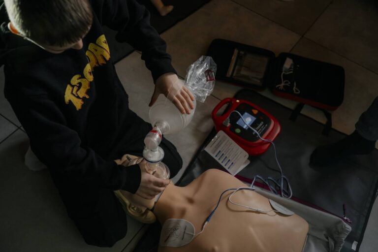 kursy_pierwszej_pomocy_stanmedic_młodzież2